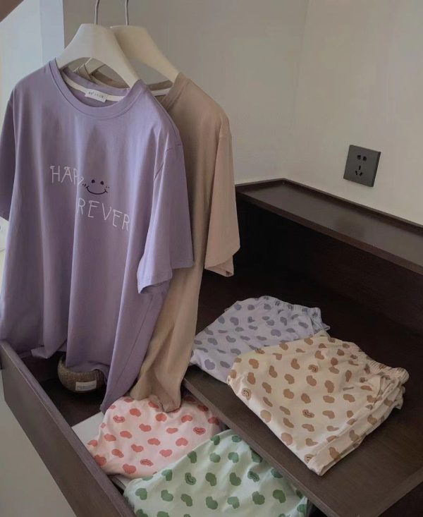 البيجامات السعيدة